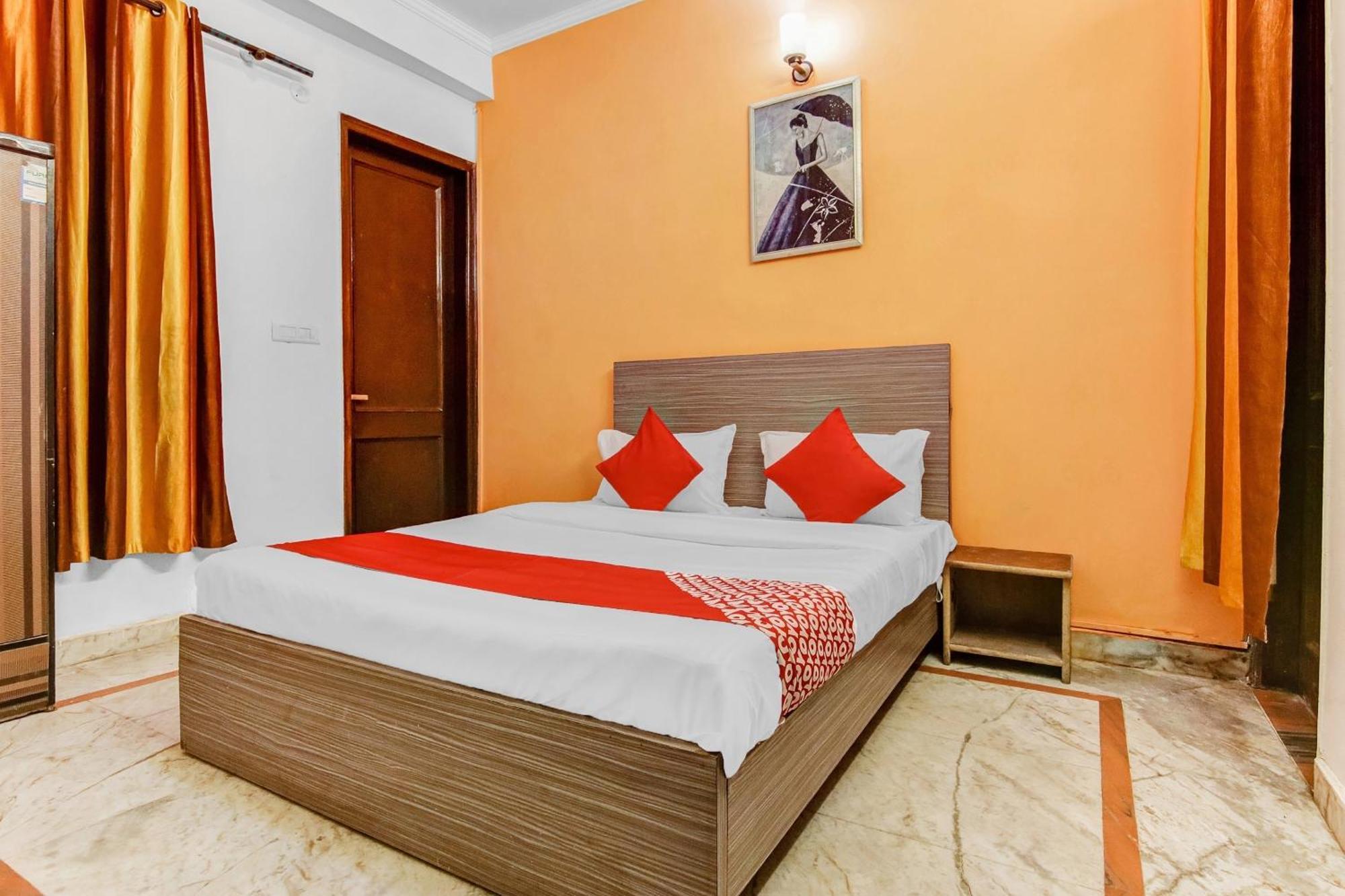 Hotel O Orlov Noida Buitenkant foto